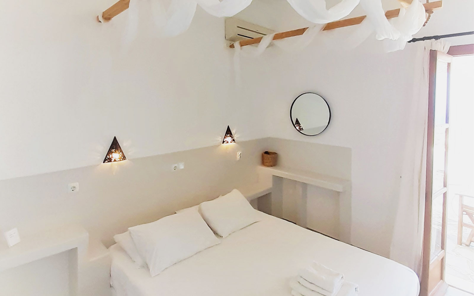 Stay at Ouranos room at ViewLight in Sifnos